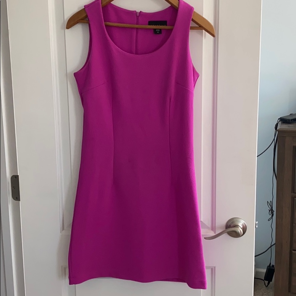 Beautiful, comfortable work dress.